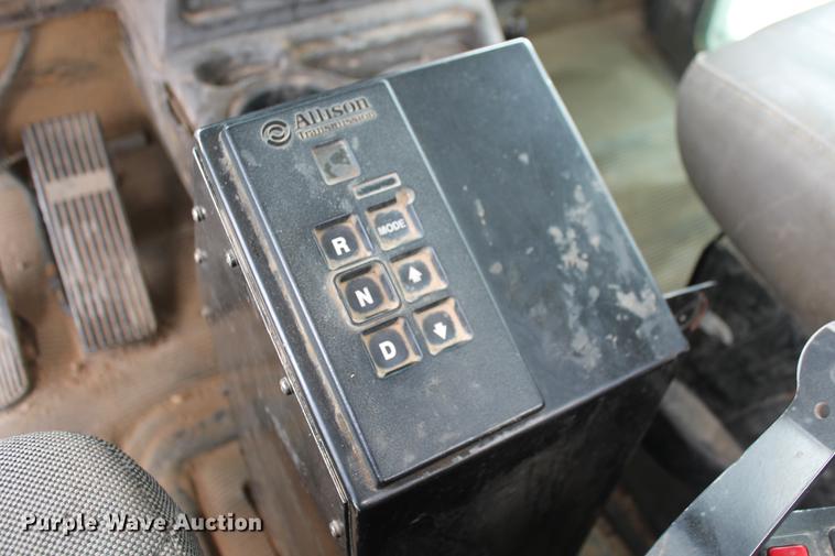 image for item DD4975 2006 Kenworth W900B ready mix truck