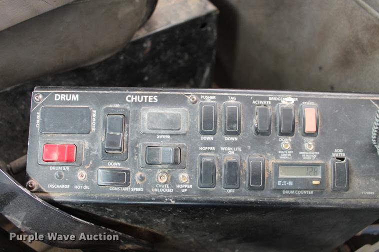 image for item DD4975 2006 Kenworth W900B ready mix truck