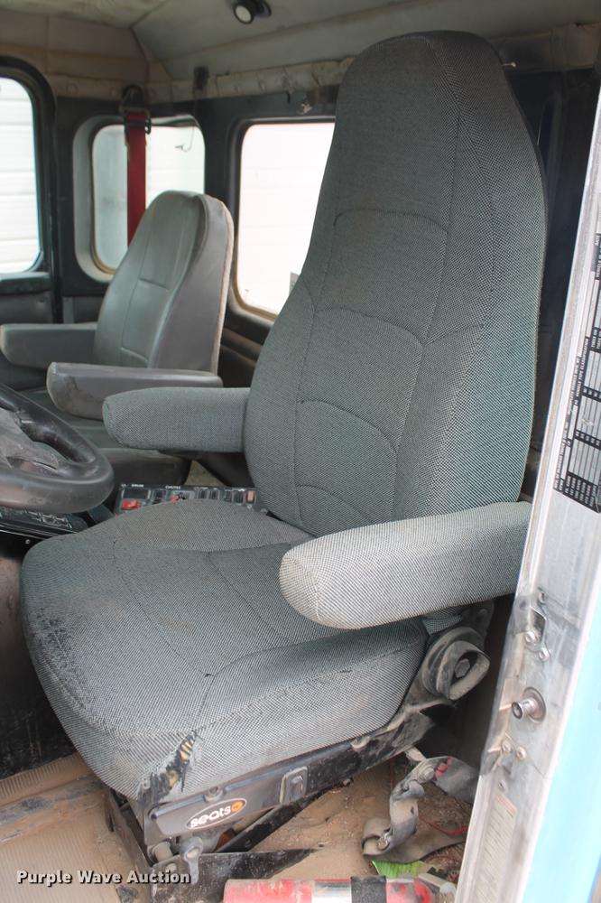 image for item DD4975 2006 Kenworth W900B ready mix truck