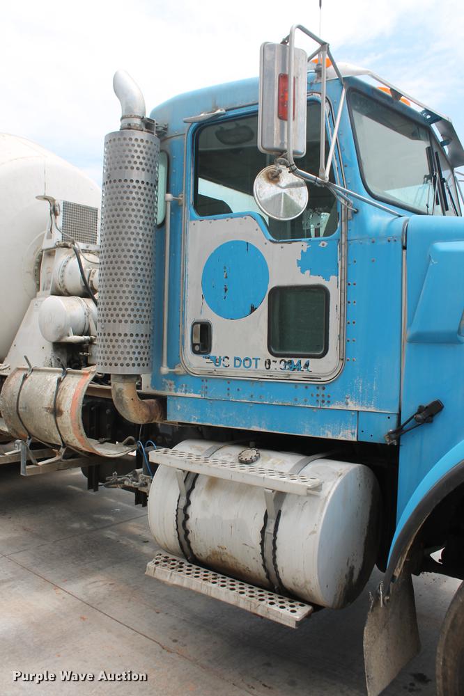 image for item DD4975 2006 Kenworth W900B ready mix truck