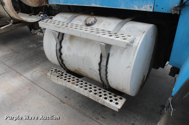 image for item DD4975 2006 Kenworth W900B ready mix truck