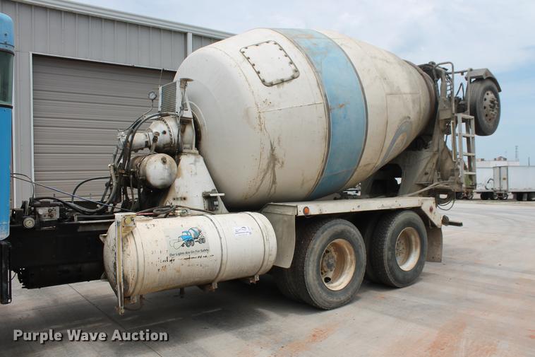 image for item DD4975 2006 Kenworth W900B ready mix truck