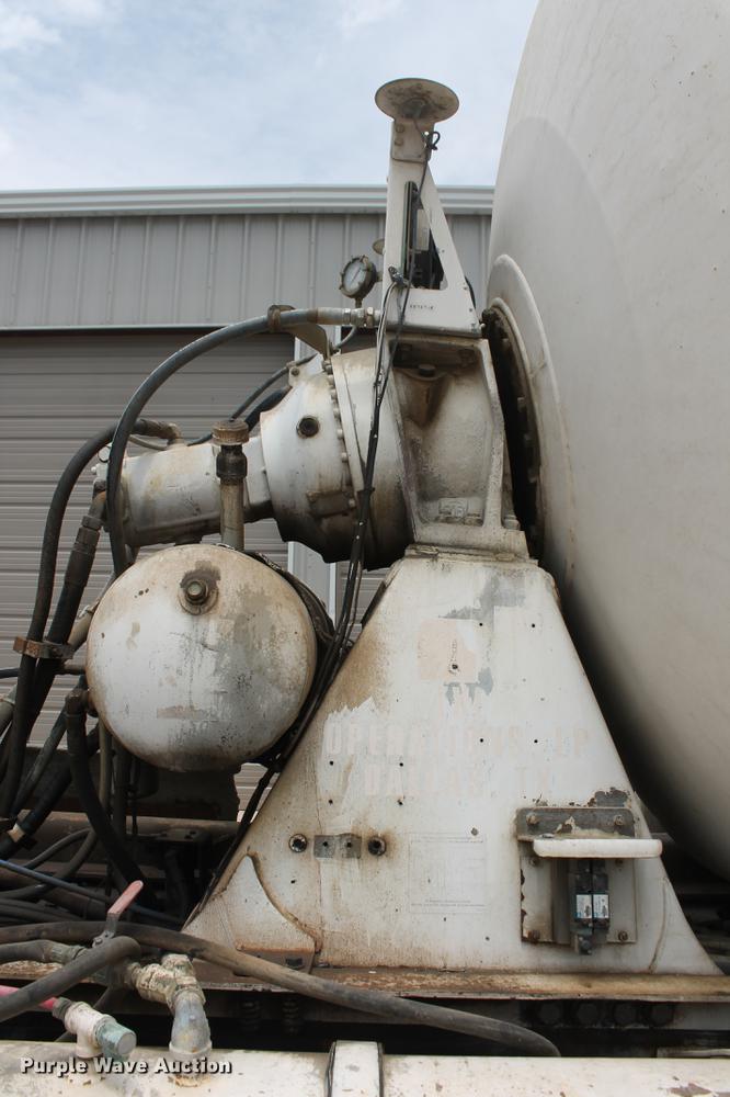 image for item DD4975 2006 Kenworth W900B ready mix truck