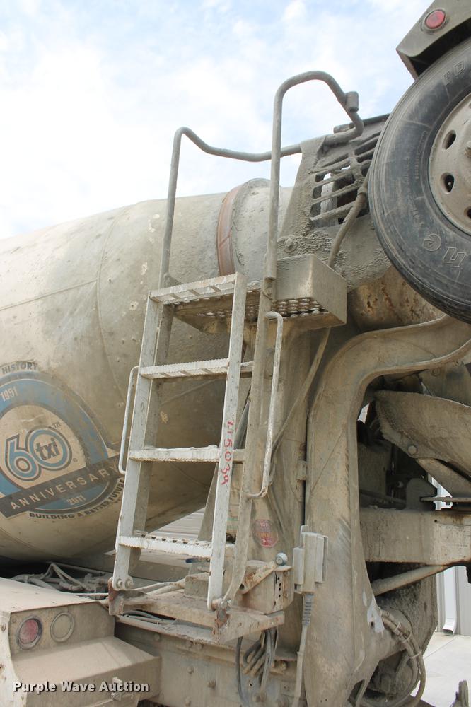 image for item DD4975 2006 Kenworth W900B ready mix truck