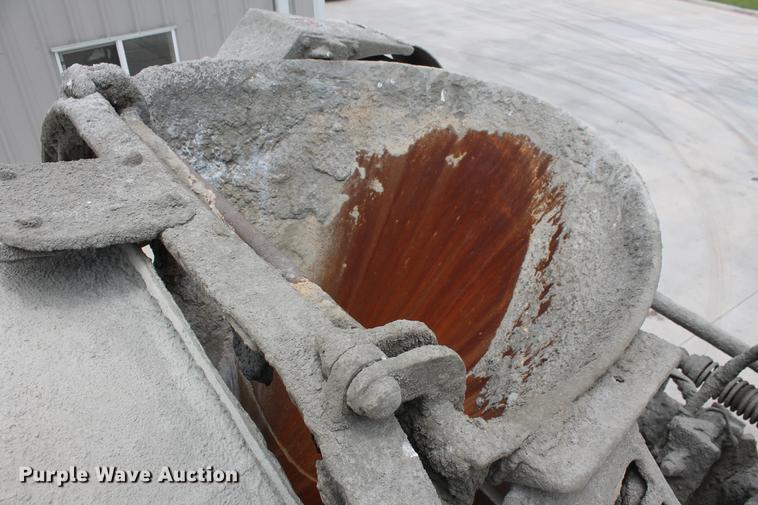 image for item DD4975 2006 Kenworth W900B ready mix truck