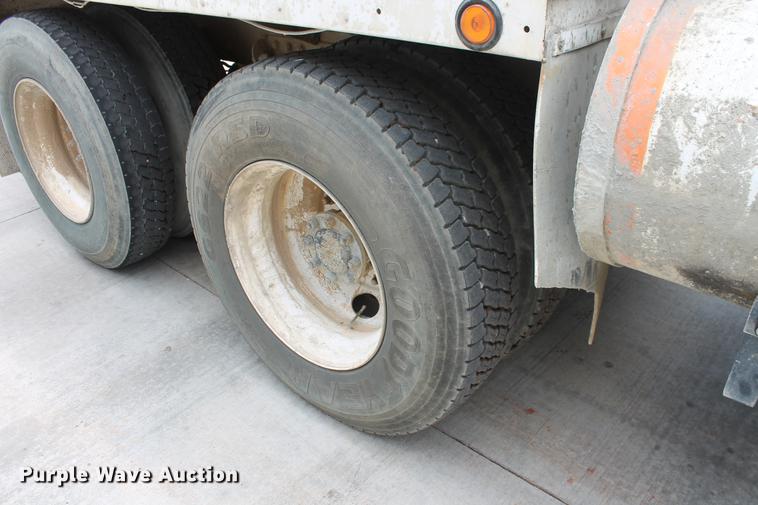 image for item DD4975 2006 Kenworth W900B ready mix truck