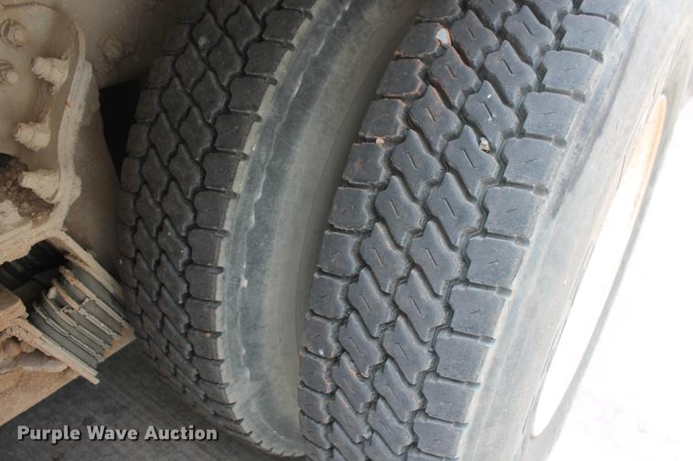 image for item DD4975 2006 Kenworth W900B ready mix truck