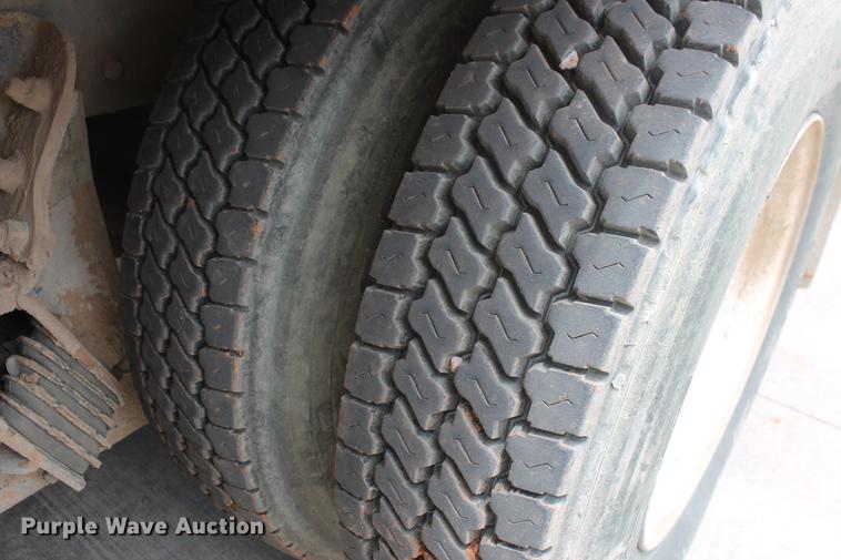 image for item DD4975 2006 Kenworth W900B ready mix truck