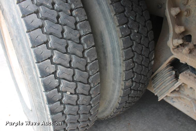 image for item DD4975 2006 Kenworth W900B ready mix truck