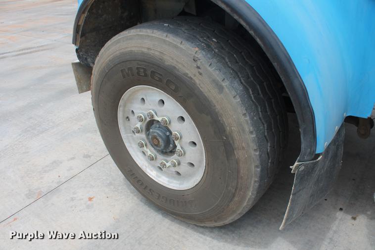 image for item DD4975 2006 Kenworth W900B ready mix truck