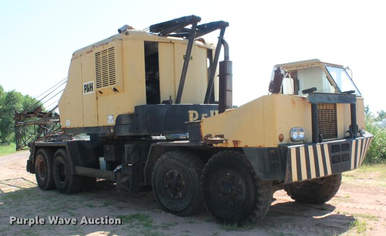 image for item DD4985 1969 P & H 645TC crane