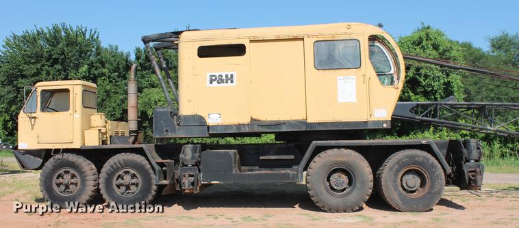 image for item DD4985 1969 P & H 645TC crane