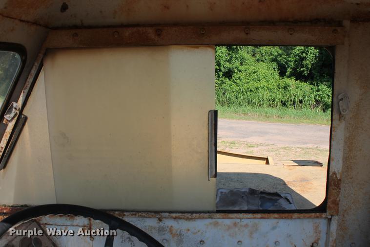 image for item DD4985 1969 P & H 645TC crane