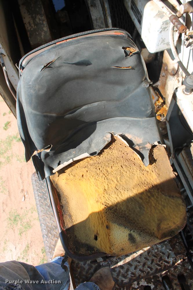 image for item DD4985 1969 P & H 645TC crane