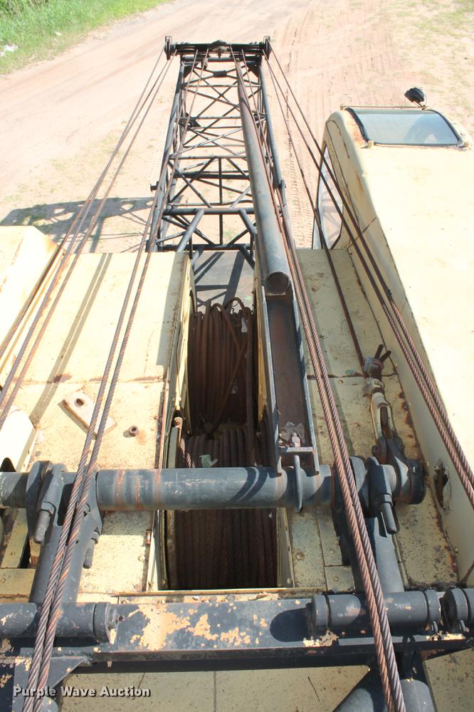 image for item DD4985 1969 P & H 645TC crane