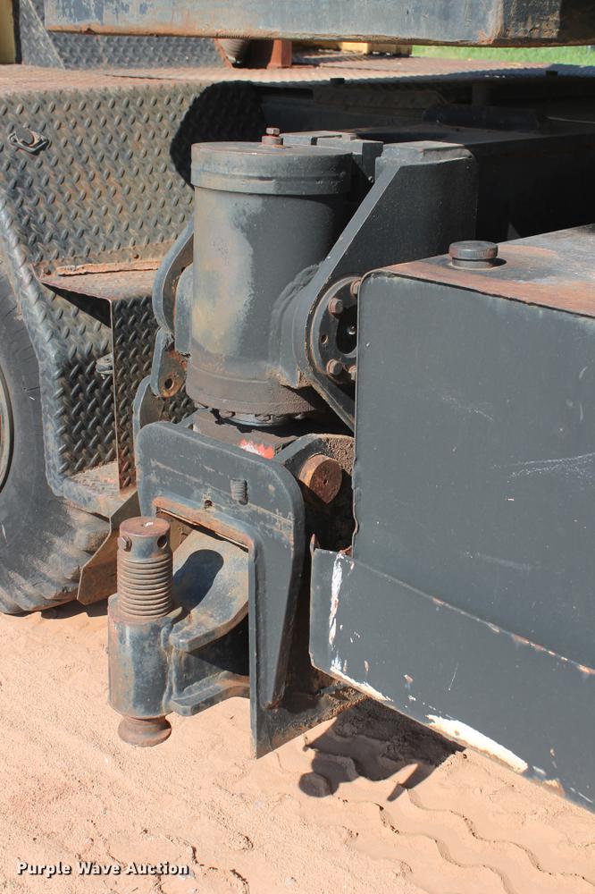 image for item DD4985 1969 P & H 645TC crane