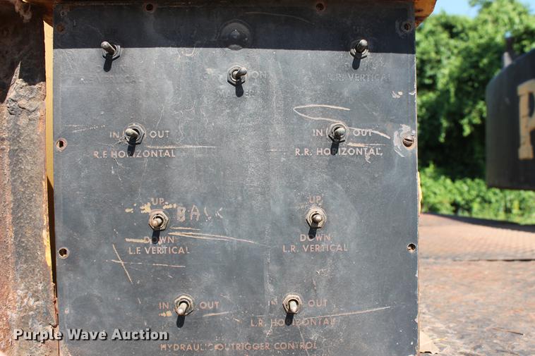 image for item DD4985 1969 P & H 645TC crane