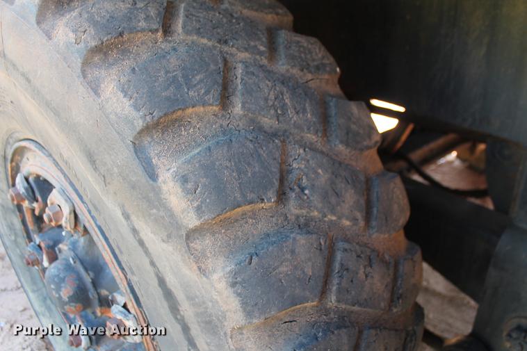 image for item DD4985 1969 P & H 645TC crane