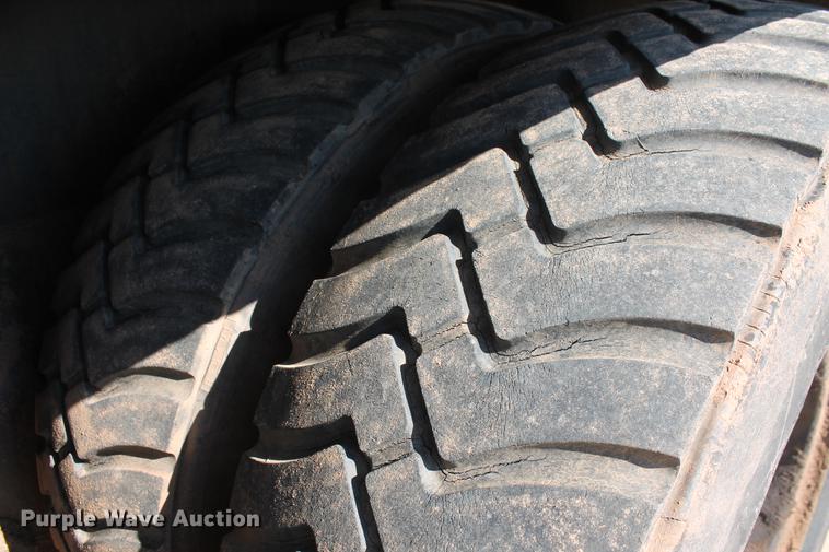 image for item DD4985 1969 P & H 645TC crane