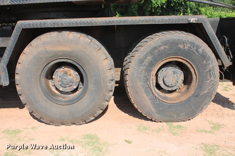 image for item DD4985 1969 P & H 645TC crane