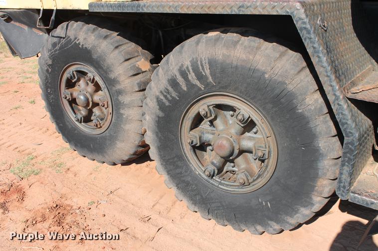 image for item DD4985 1969 P & H 645TC crane