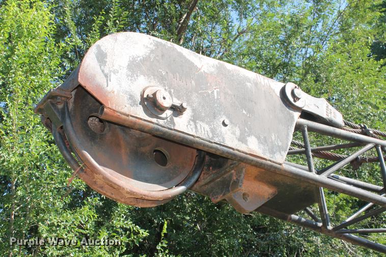 image for item DD4985 1969 P & H 645TC crane