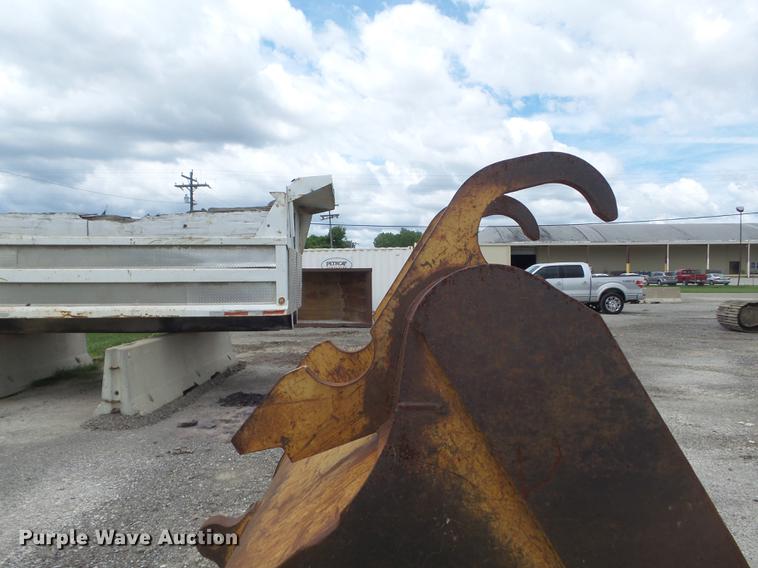 image for item DD7196 48"W excavator bucket