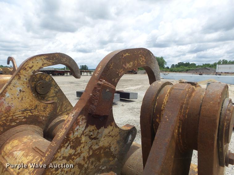 image for item DD7197 Excavator grapple