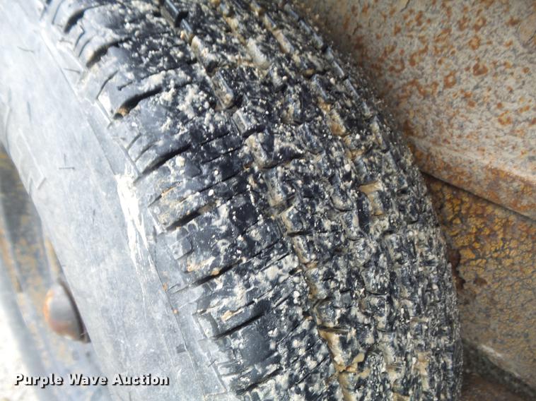 image for item DD7220 1984 Butler LT1418H tilt deck equipment trailer