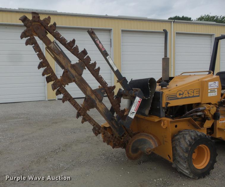 image for item DD7226 1997 Case 360 trencher