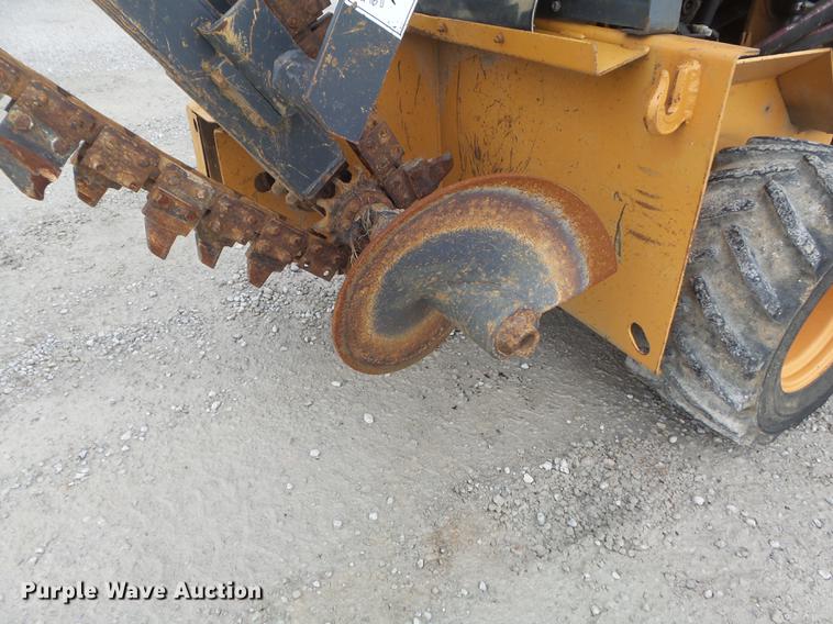 image for item DD7226 1997 Case 360 trencher