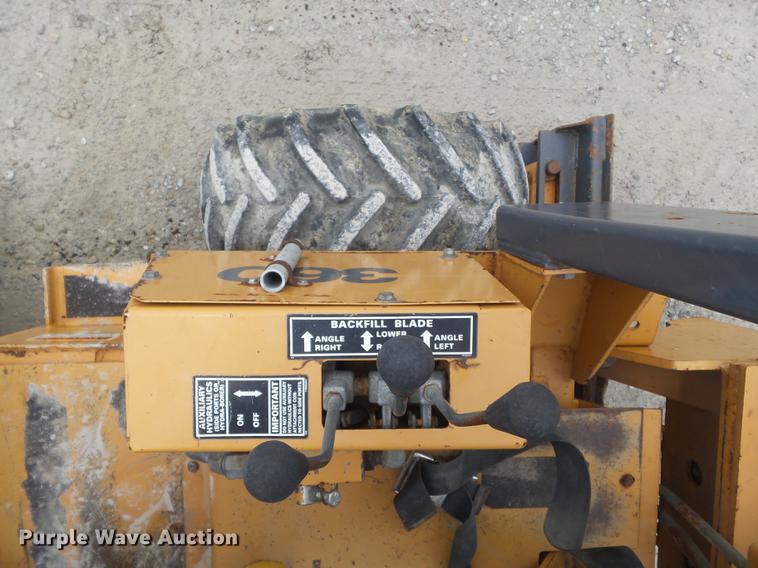 image for item DD7226 1997 Case 360 trencher