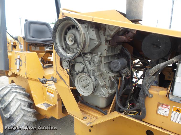 image for item DD7226 1997 Case 360 trencher