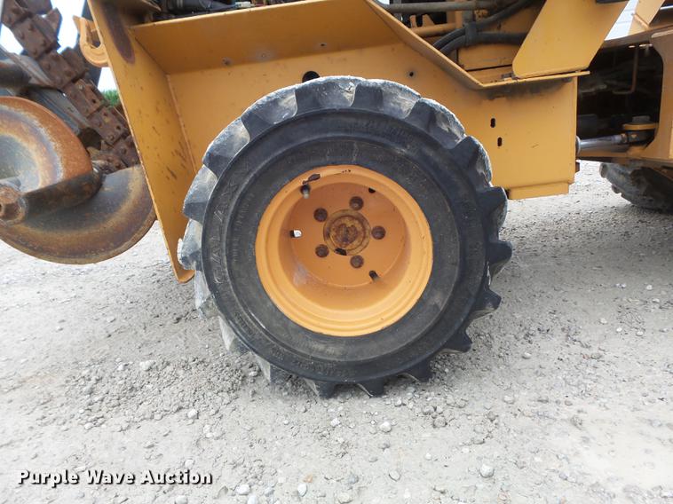 image for item DD7226 1997 Case 360 trencher