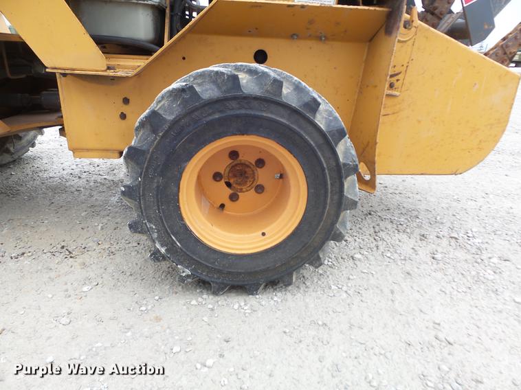 image for item DD7226 1997 Case 360 trencher