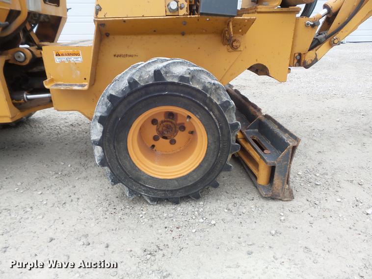 image for item DD7226 1997 Case 360 trencher