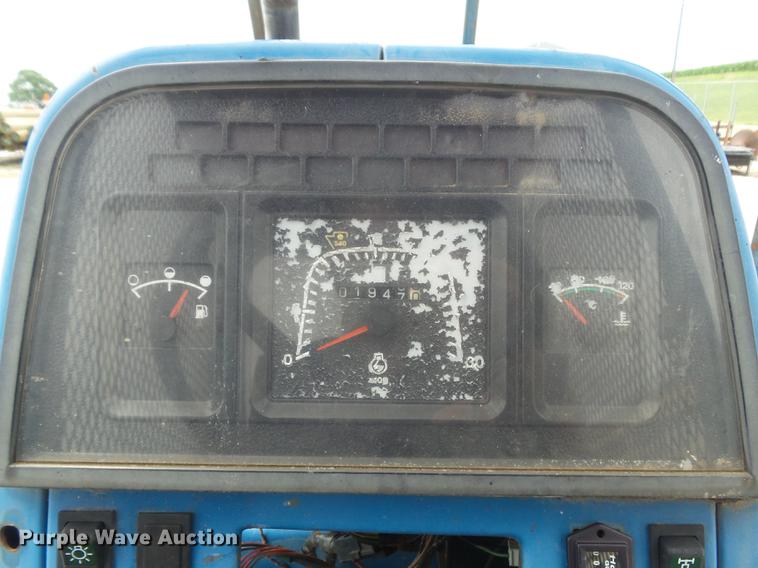 image for item DD7227 1994 Ford 7740 MFWD tractor