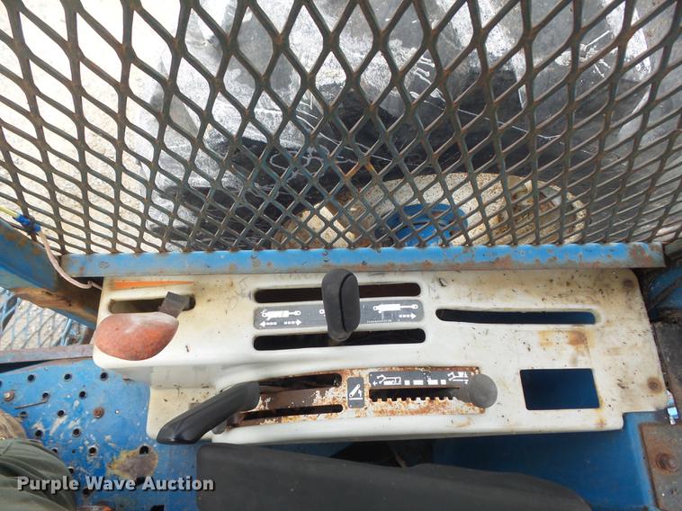 image for item DD7227 1994 Ford 7740 MFWD tractor