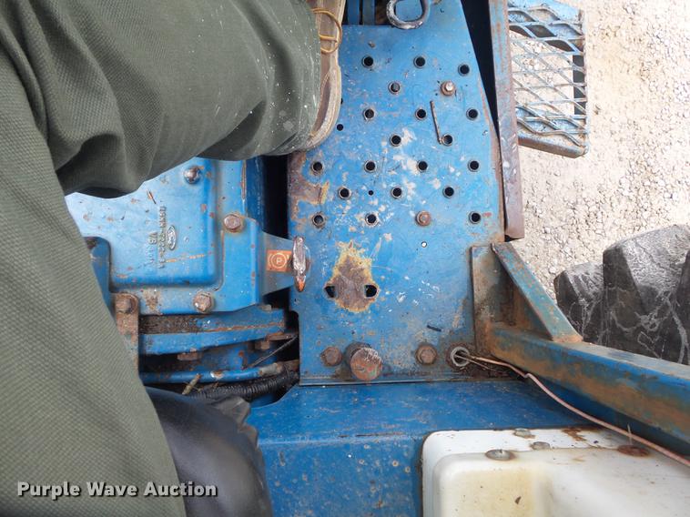 image for item DD7227 1994 Ford 7740 MFWD tractor