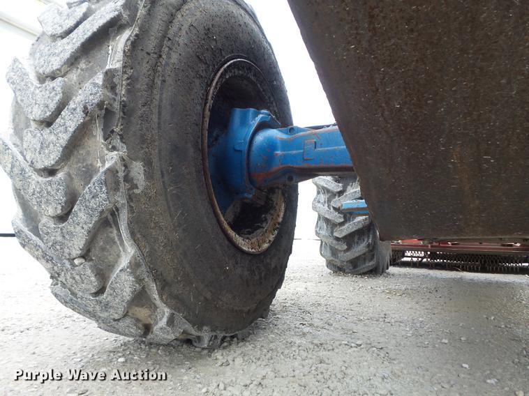 image for item DD7227 1994 Ford 7740 MFWD tractor