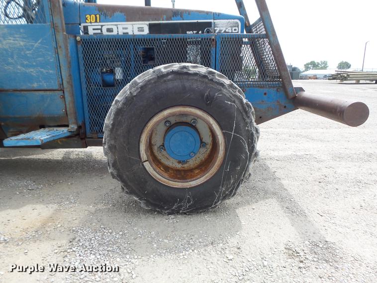 image for item DD7227 1994 Ford 7740 MFWD tractor