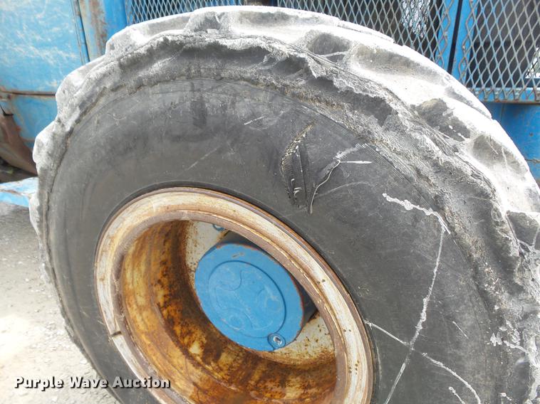 image for item DD7227 1994 Ford 7740 MFWD tractor