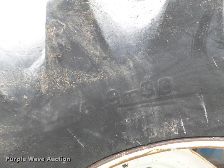 image for item DD7227 1994 Ford 7740 MFWD tractor