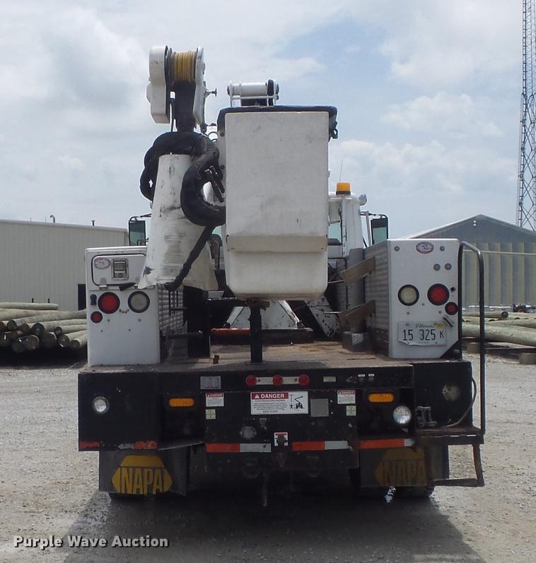 image for item DD7228 2001 Freightliner FL70 bucket truck