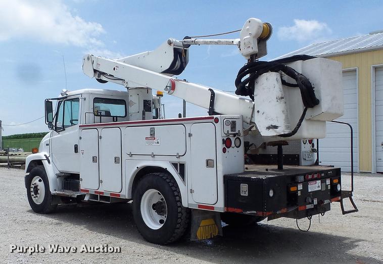 image for item DD7228 2001 Freightliner FL70 bucket truck