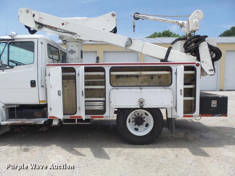 image for item DD7228 2001 Freightliner FL70 bucket truck