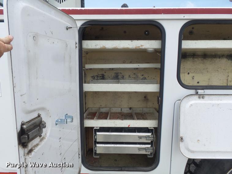 image for item DD7228 2001 Freightliner FL70 bucket truck