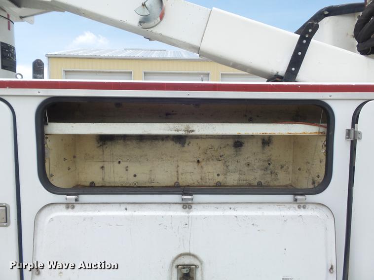 image for item DD7228 2001 Freightliner FL70 bucket truck