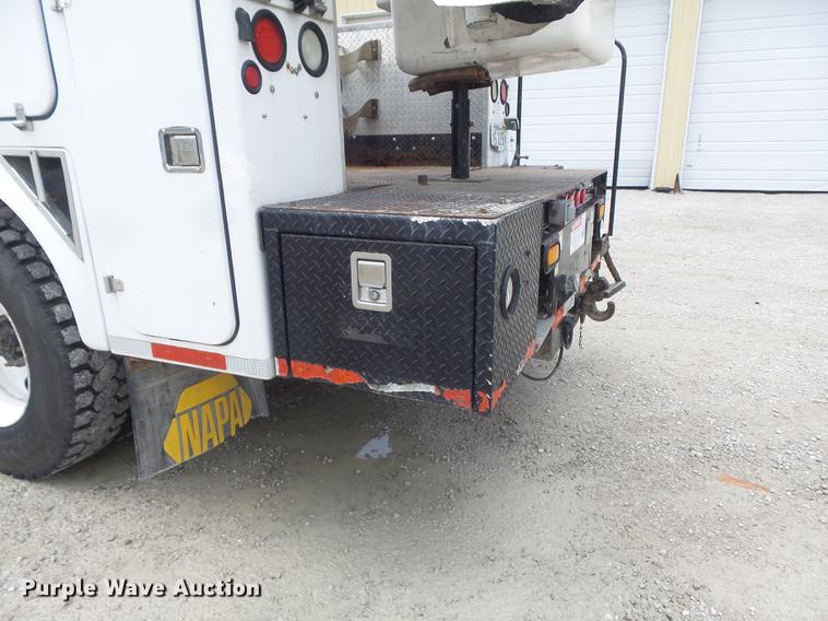 image for item DD7228 2001 Freightliner FL70 bucket truck