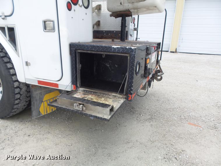 image for item DD7228 2001 Freightliner FL70 bucket truck